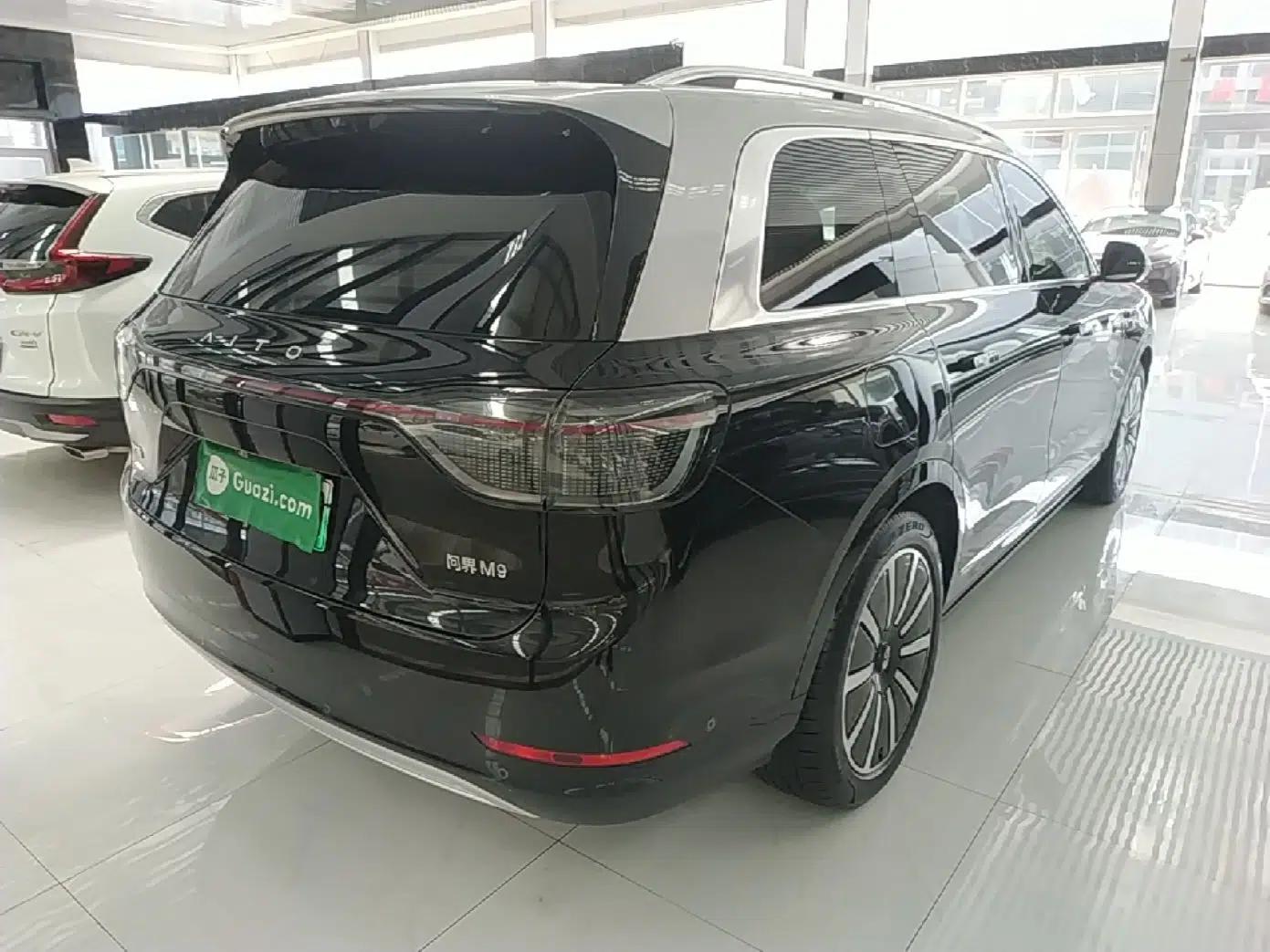 Hima AITO M9 2024 Range-Extended Ultra Version 42 kWh 6-Seater Model — миниатюра 6