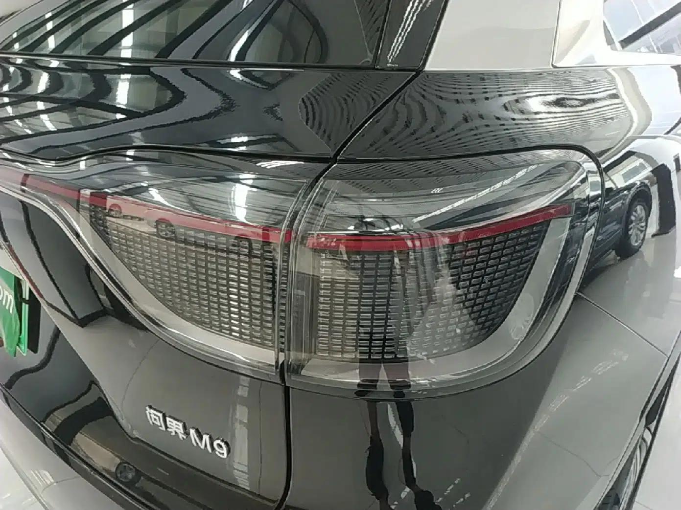 Hima AITO M9 2024 Range-Extended Ultra Version 42 kWh 6-Seater Model — миниатюра 9