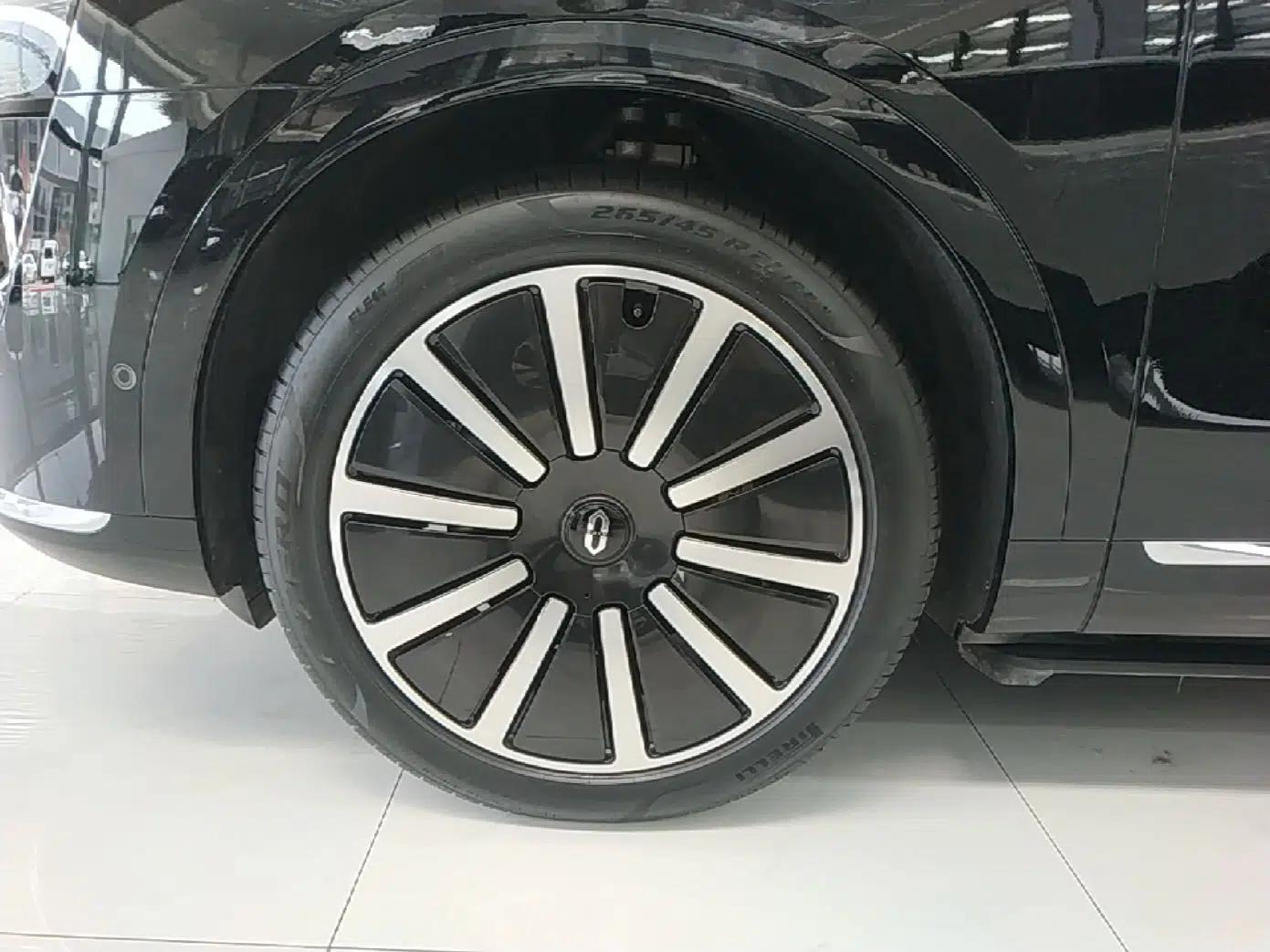 Hima AITO M9 2024 Range-Extended Ultra Version 42 kWh 6-Seater Model — миниатюра 10