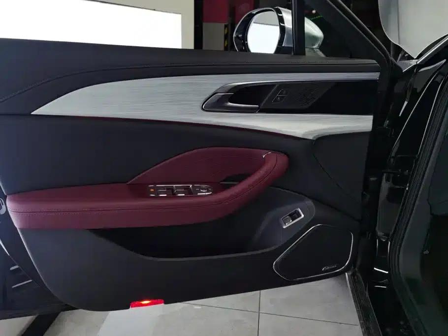 Hongqi H5 PHEV 2025 Model 170 Super Hybrid — миниатюра 7