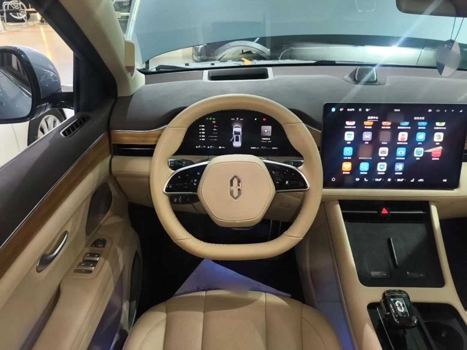 Hima AITO M7 2024 1.5T Intelligent Driving 4WD Max Edition 5 Seats — миниатюра 13