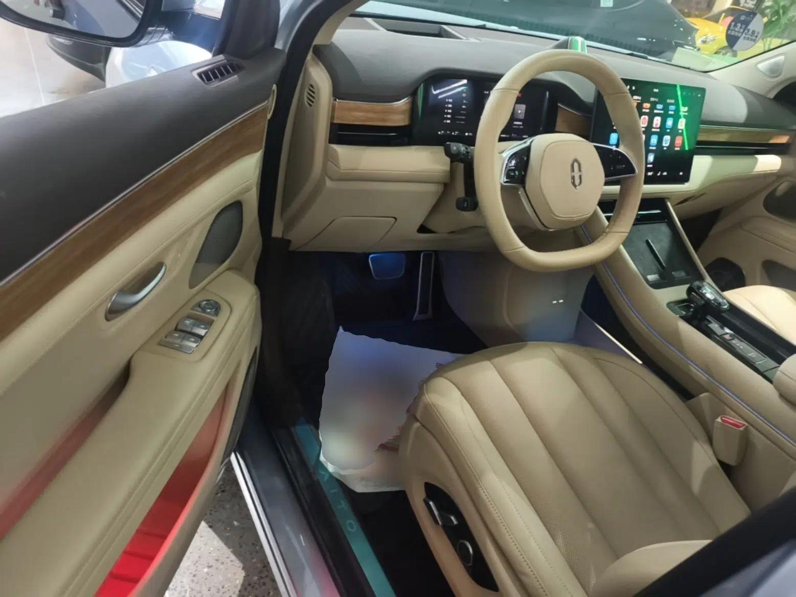Hima AITO M7 2024 1.5T Intelligent Driving 4WD Max Edition 5 Seats — миниатюра 18