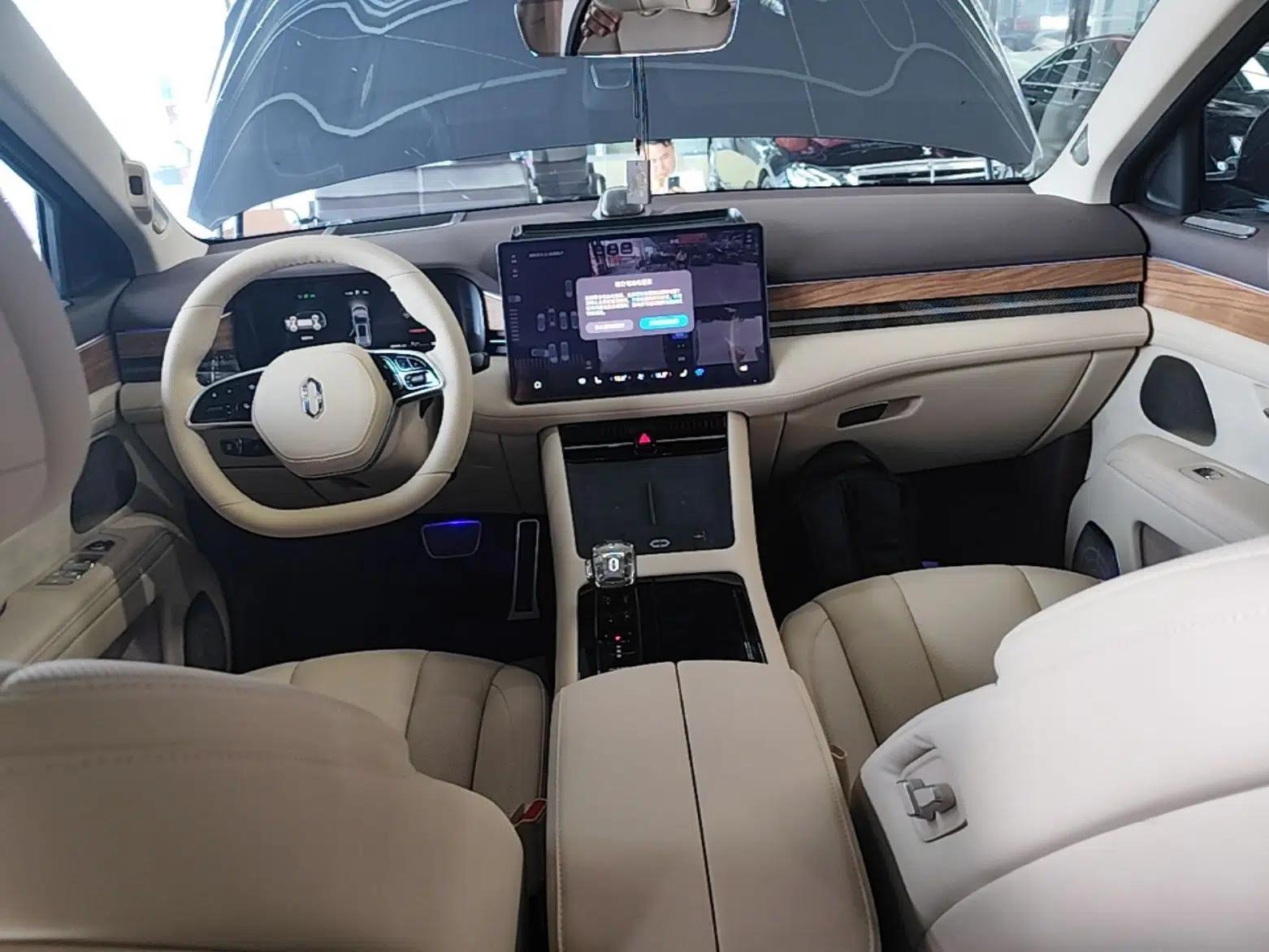 Hima AITO M7 2024 1.5T Intelligent Drive 4x4 Max Edition 6 Seats — миниатюра 17