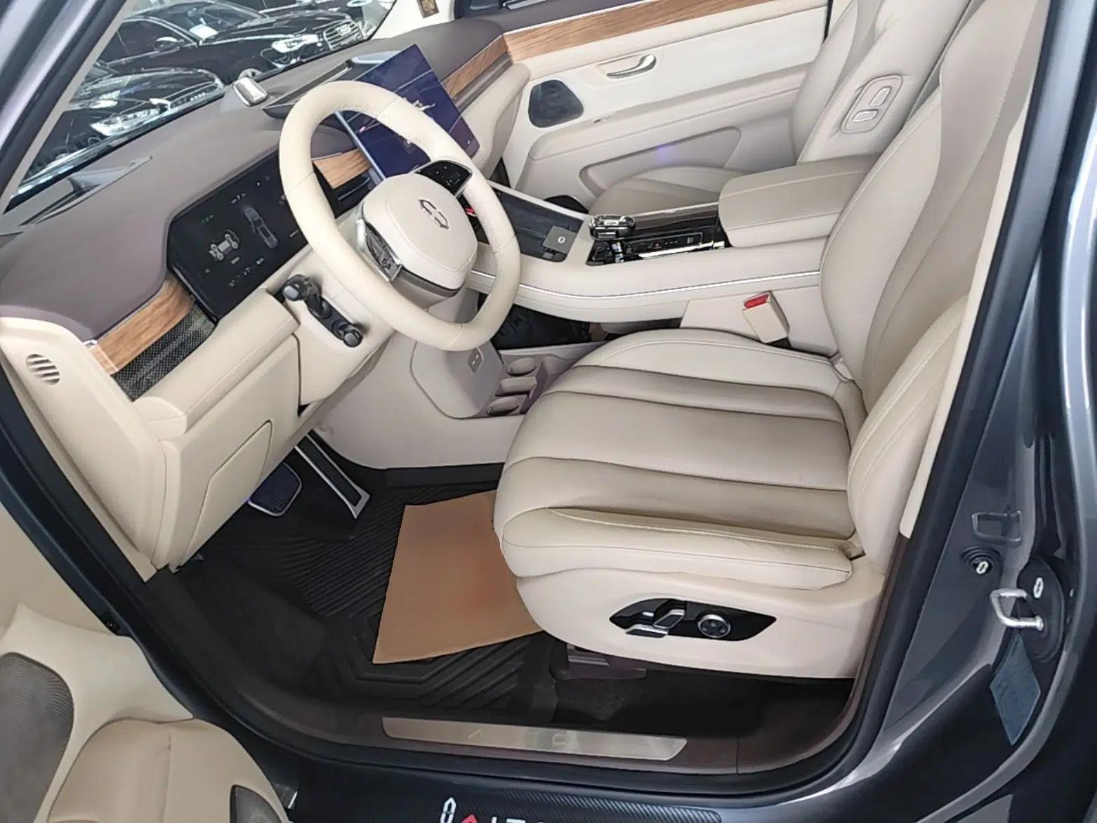 Hima AITO M7 2024 1.5T Intelligent Drive 4x4 Max Edition 6 Seats — миниатюра 22