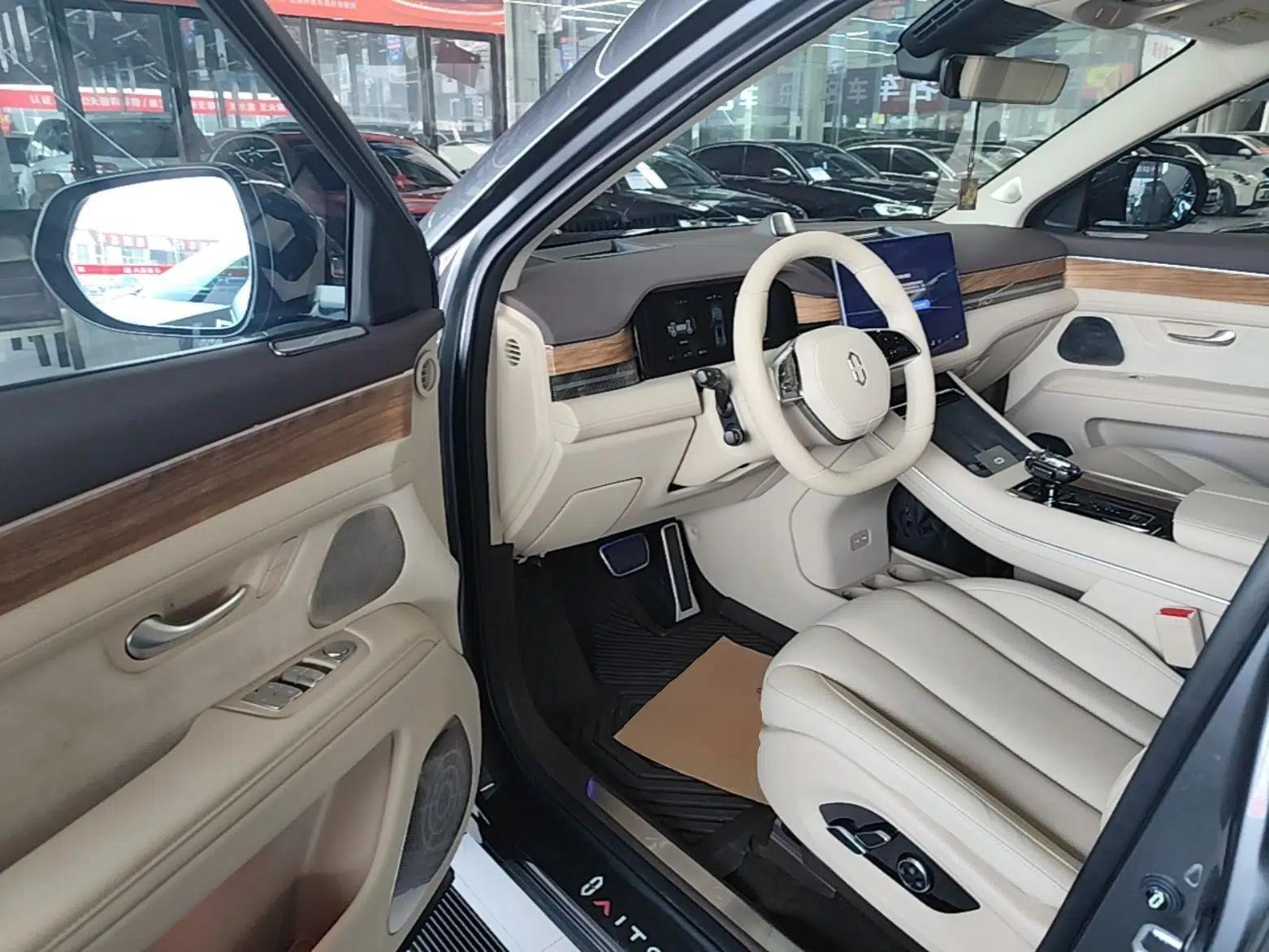 Hima AITO M7 2024 1.5T Intelligent Drive 4x4 Max Edition 6 Seats — миниатюра 23
