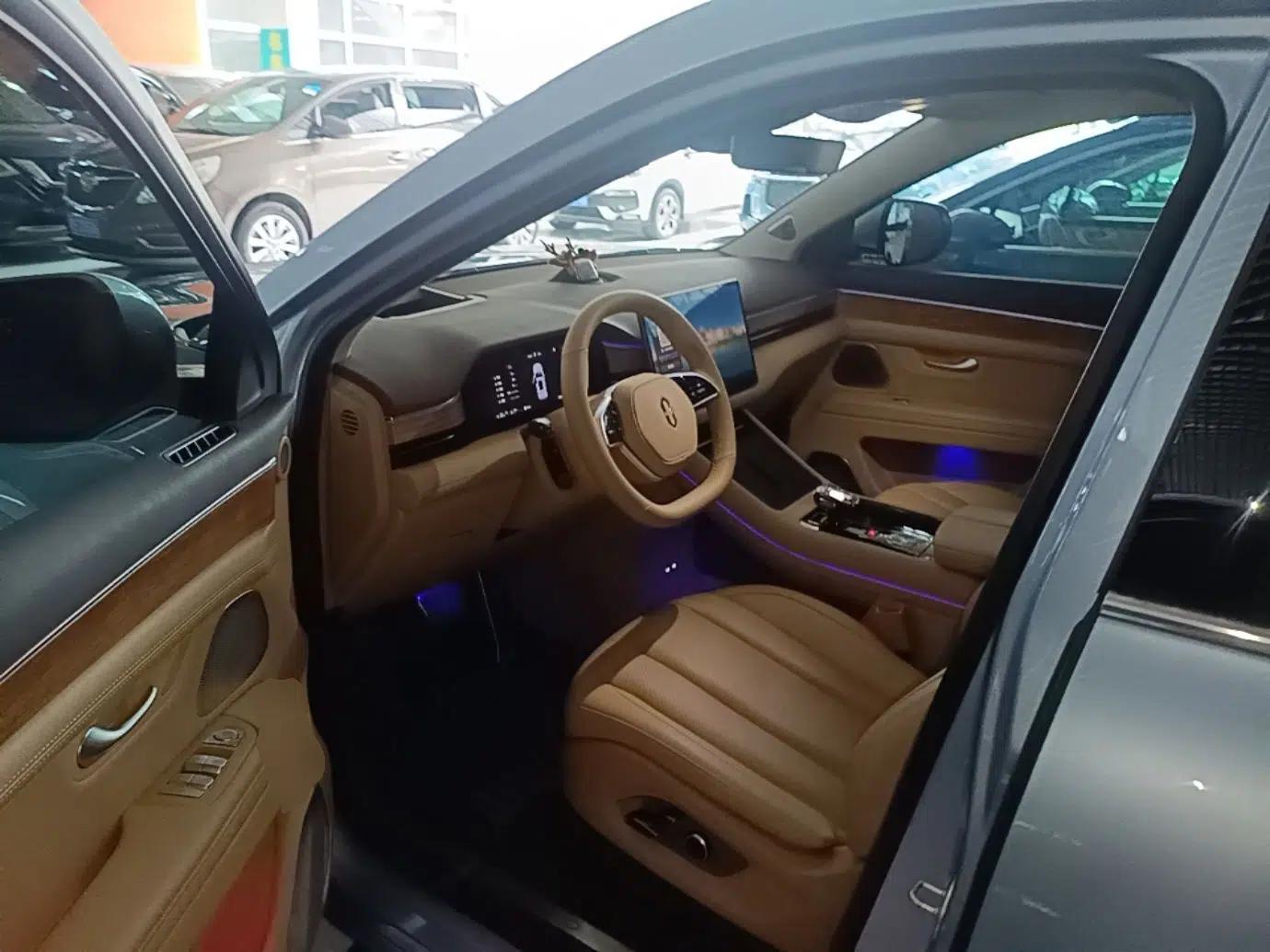 Hima AITO M7 2024 1.5T Rear-Drive Plus Version 5 Seats — миниатюра 24