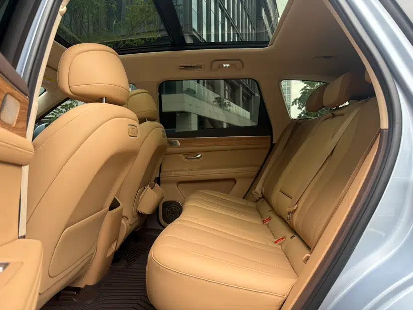 Hima AITO M7 2024 1.5T Rear-Drive Plus Version 5 Seats — миниатюра 33