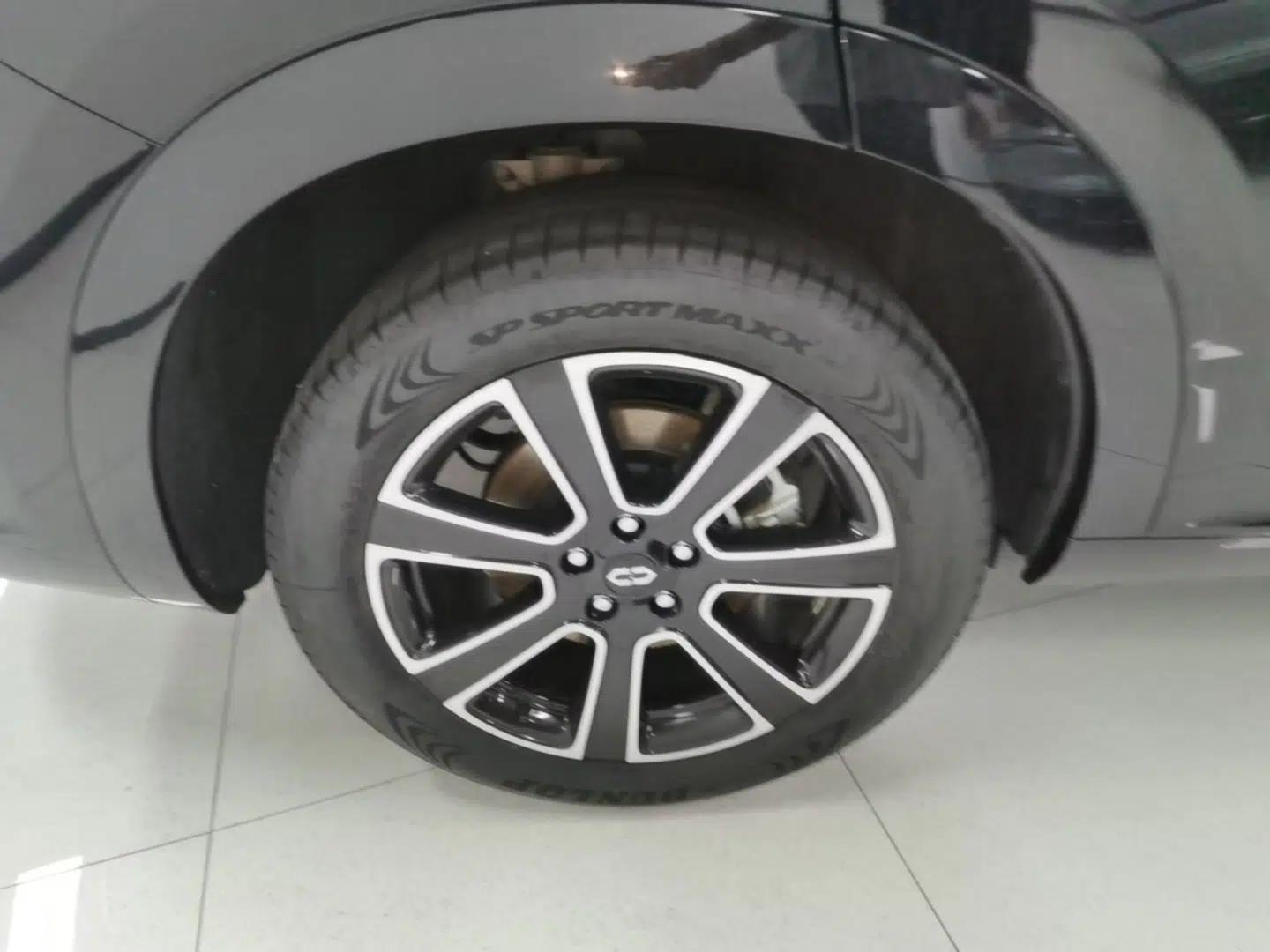Hima AITO M7 2024 1.5T Intelligent Drive 4WD Ultra Version 5 Seats — миниатюра 11