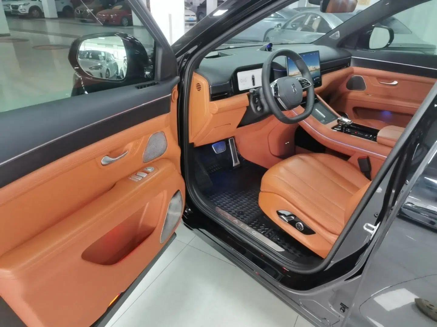 Hima AITO M7 2024 1.5T Intelligent Drive 4WD Ultra Version 5 Seats — миниатюра 18