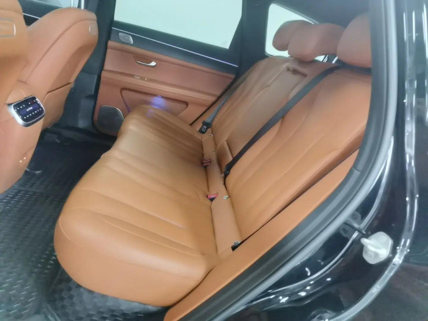 Hima AITO M7 2024 1.5T Intelligent Drive 4WD Ultra Version 5 Seats — миниатюра 20
