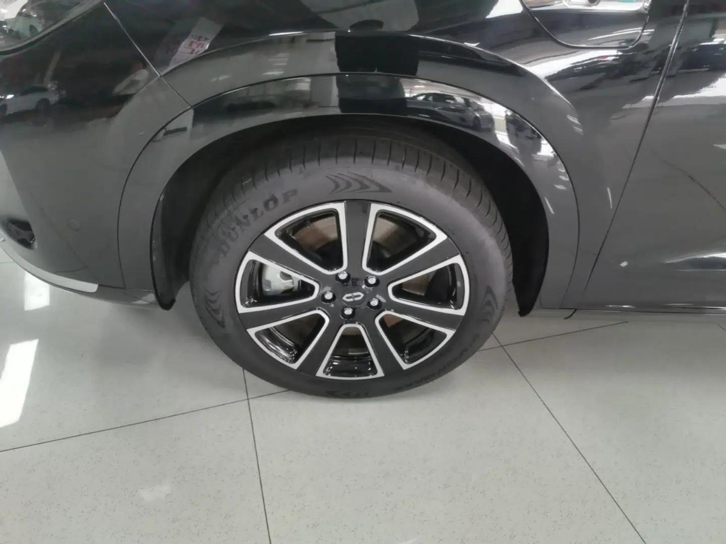 Hima AITO M7 2024 1.5T Intelligent Drive 4WD Ultra Version 5 Seats — миниатюра 10