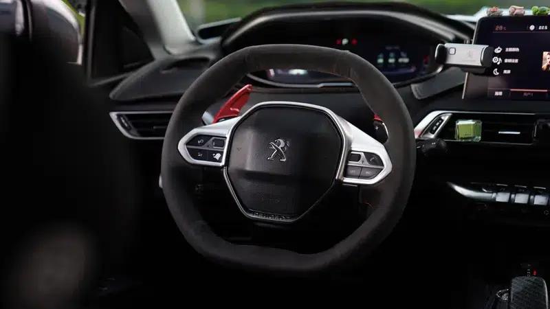 Peugeot 5008 2017 380THP 7-seater Luxury GT Edition — миниатюра 8