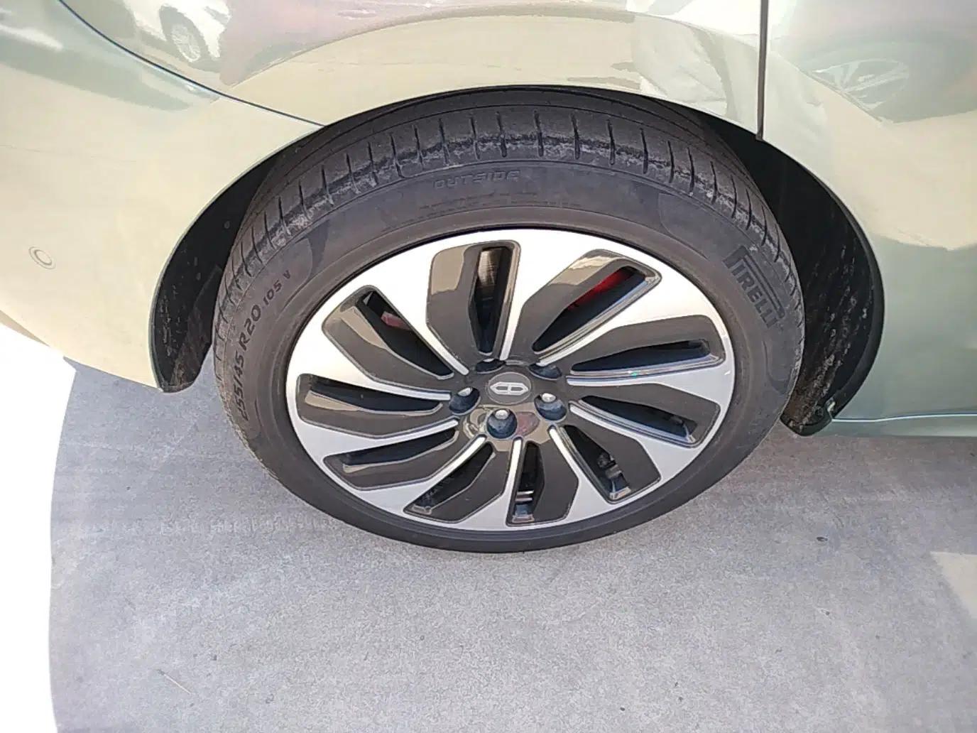 Hima AITO M5 2022 Extended-Range Four-Wheel Drive Performance Version — миниатюра 11
