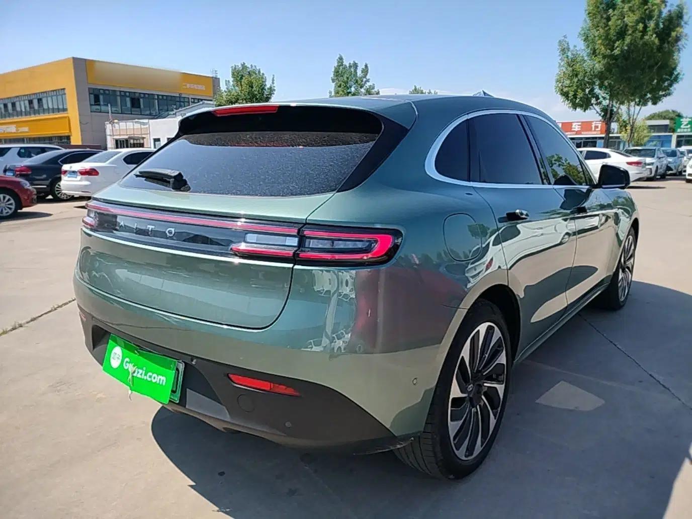 Hima AITO M5 2022 Extended-Range Four-Wheel Drive Performance Version — миниатюра 6
