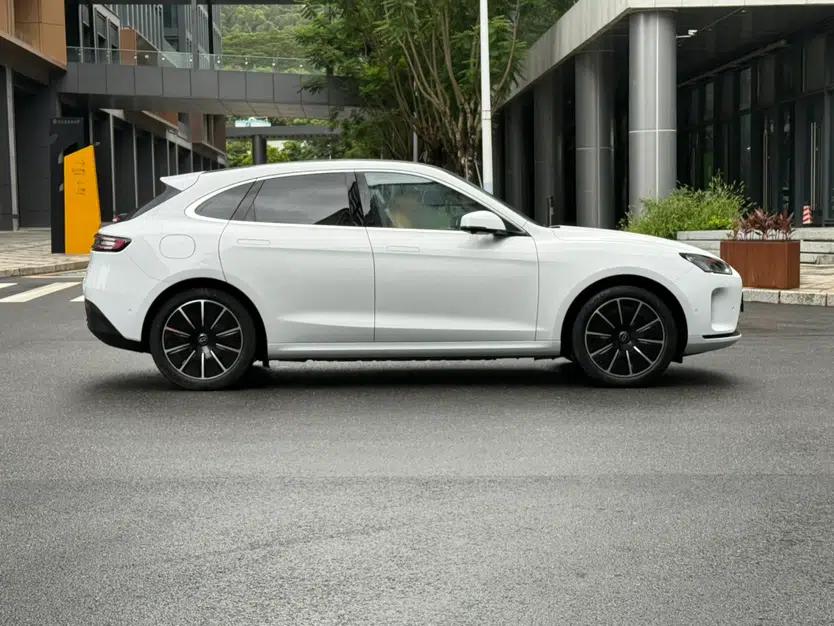 Hima AITO M5 2022 Extended-Range Four-Wheel Drive Flagship Edition — миниатюра 13
