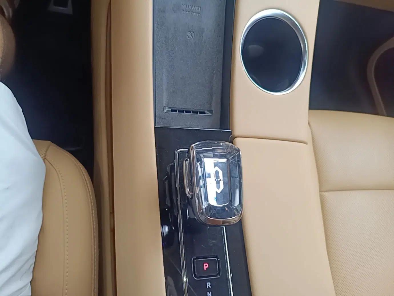 Hima AITO M5 2022 Extended-Range Four-Wheel Drive Flagship Edition — миниатюра 23