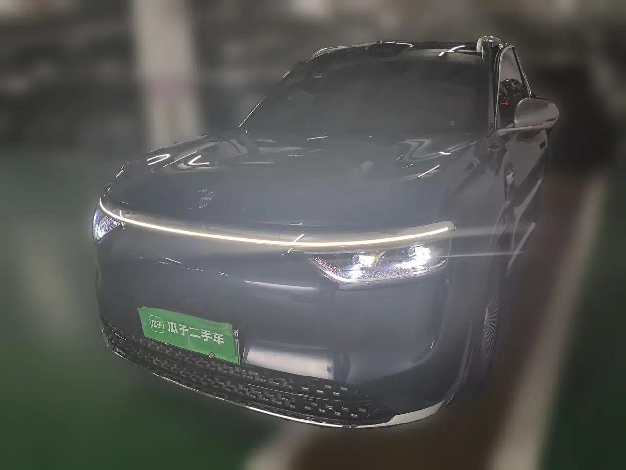 Hima AITO M8 2025 Extended-Range Max+ Version 53.4 kWh 6-Seater Edition — миниатюра 1