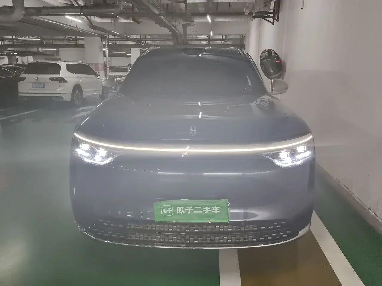 Hima AITO M8 2025 Extended-Range Max+ Version 53.4 kWh 6-Seater Edition — миниатюра 2