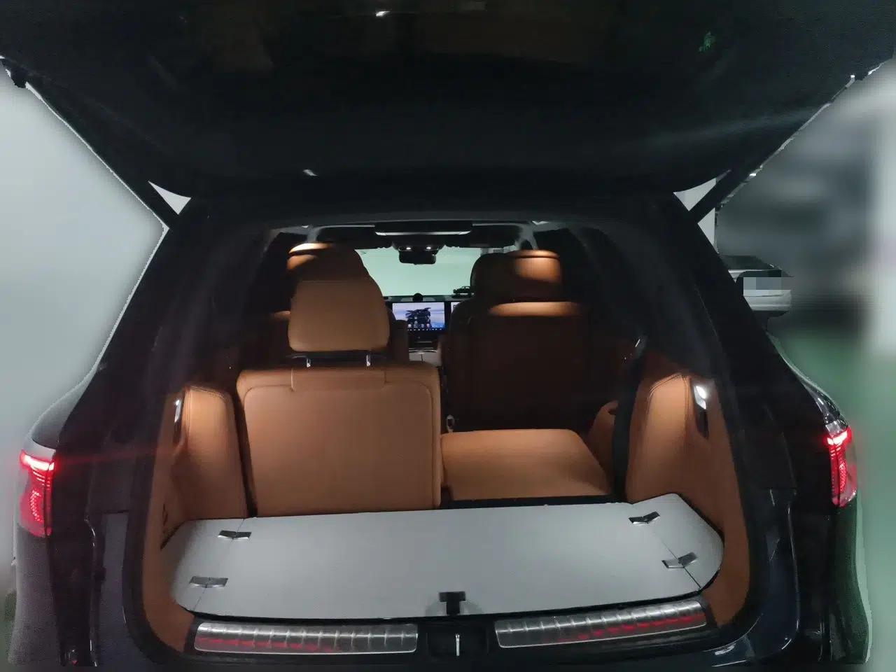 Hima AITO M8 2025 Extended-Range Max+ Version 53.4 kWh 6-Seater Edition — миниатюра 19
