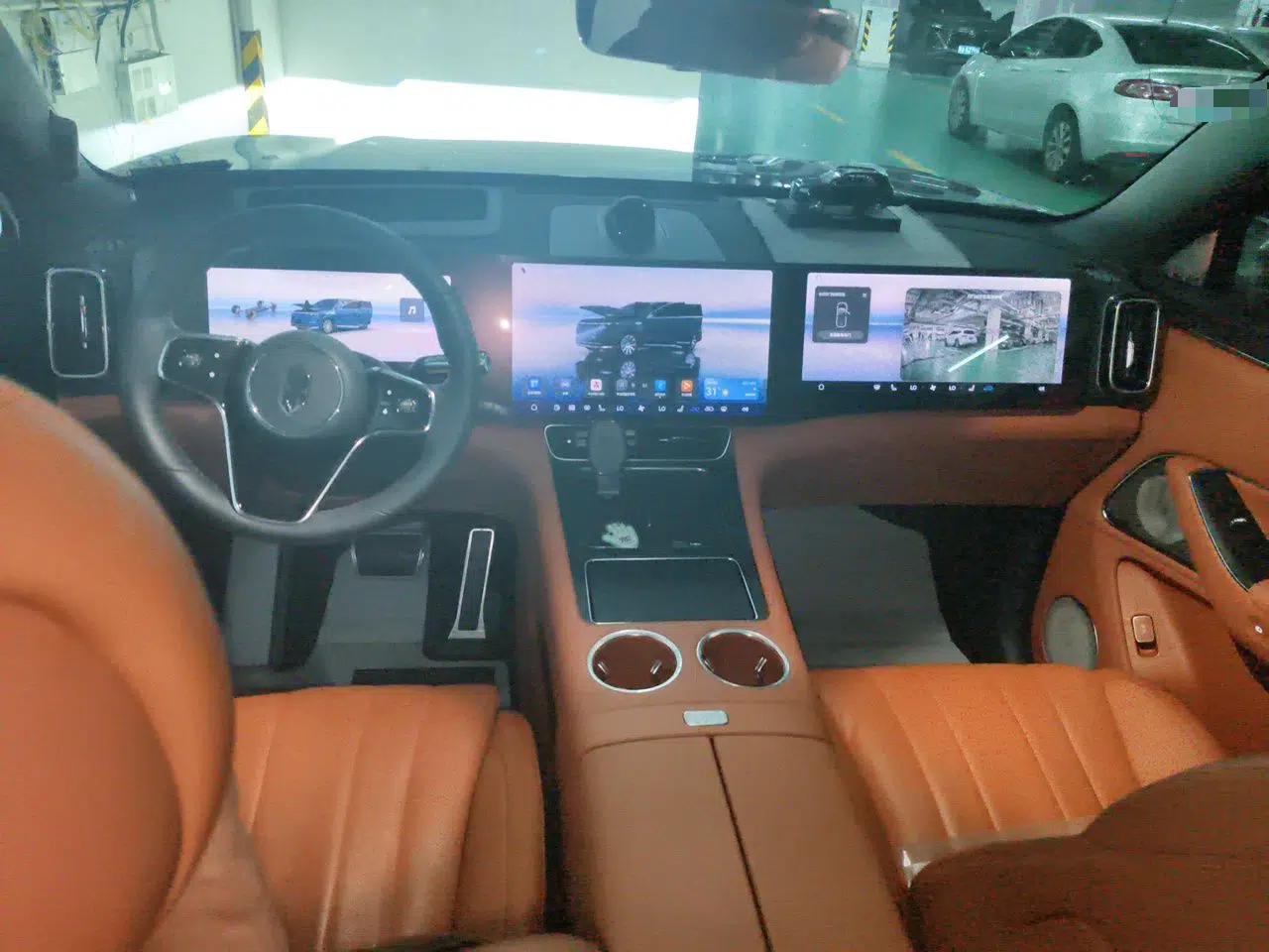 Hima AITO M8 2025 Extended-Range Max+ Version 53.4 kWh 6-Seater Edition — миниатюра 9