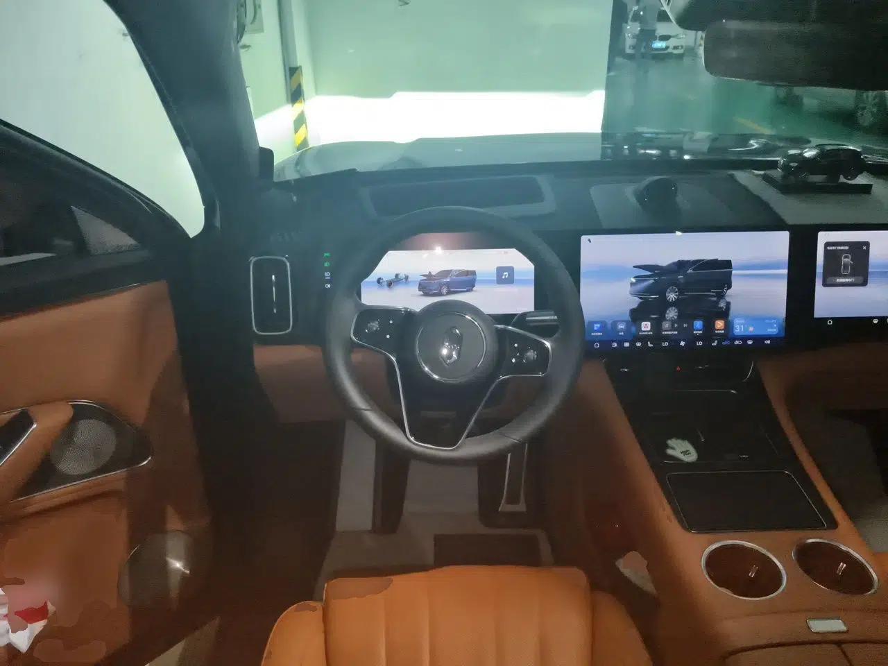 Hima AITO M8 2025 Extended-Range Max+ Version 53.4 kWh 6-Seater Edition — миниатюра 10