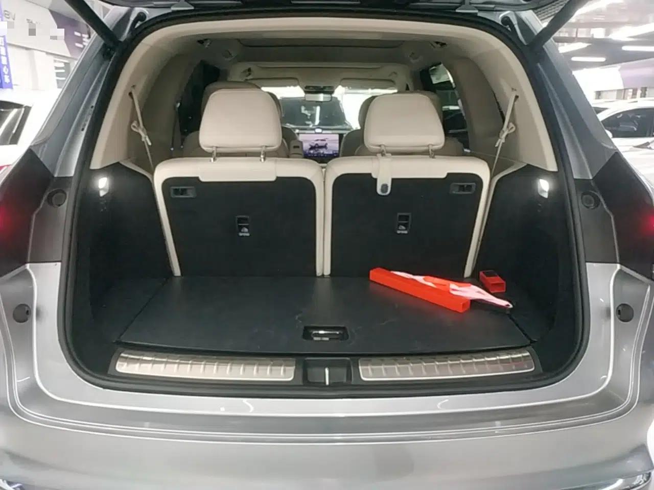 Hima AITO M8 2025 Extended-Range Ultra Version 53.4 kWh 6-Seater Edition — миниатюра 22
