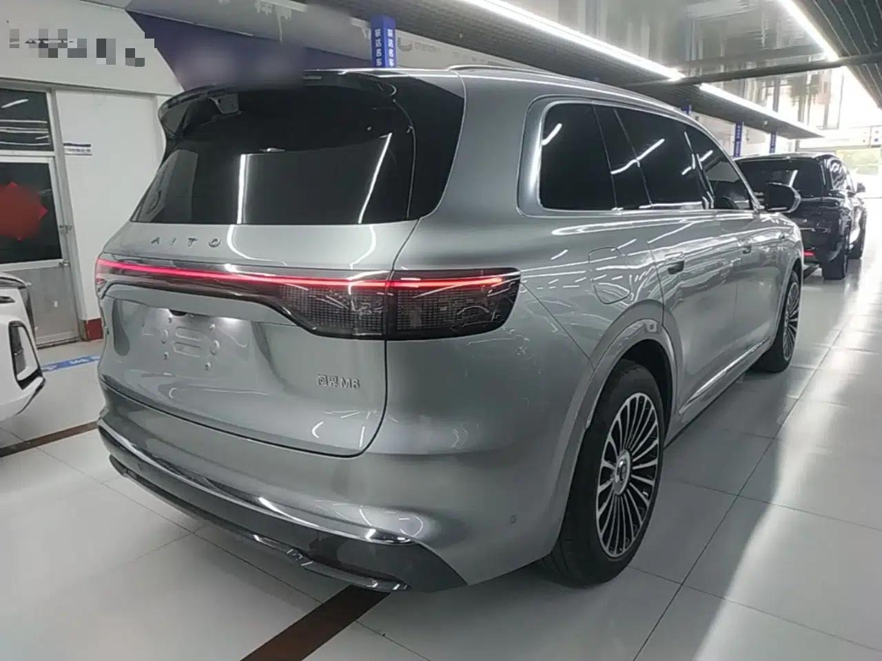 Hima AITO M8 2025 Extended-Range Ultra Version 53.4 kWh 6-Seater Edition — миниатюра 6