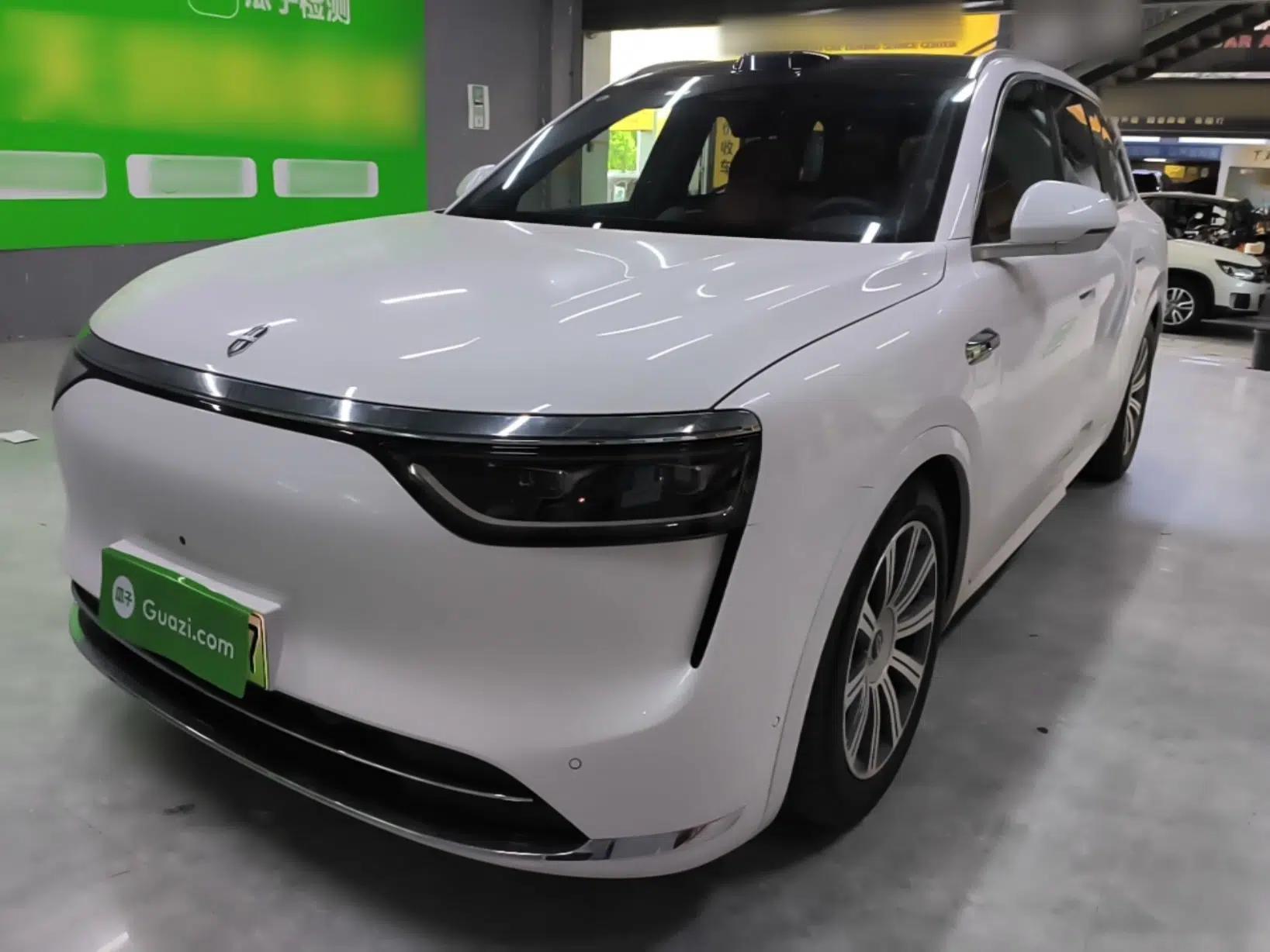 Hima AITO M8 2025 Extended-Range Max+ Version 53.4 kWh 5-Seater Edition — миниатюра 1
