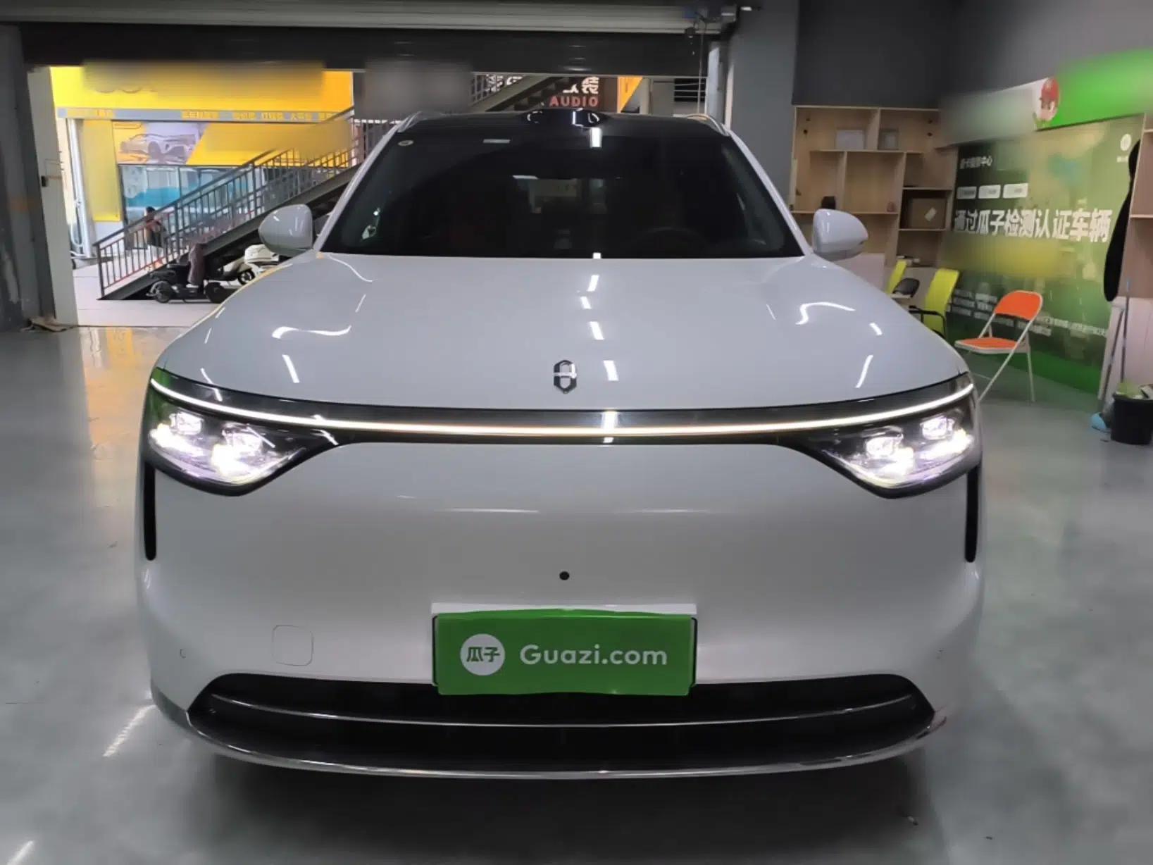 Hima AITO M8 2025 Extended-Range Max+ Version 53.4 kWh 5-Seater Edition — миниатюра 2