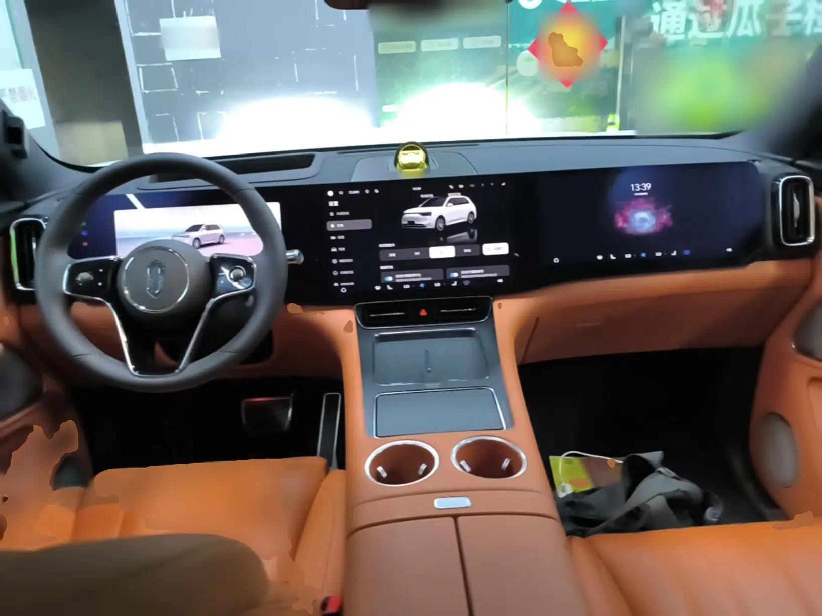 Hima AITO M8 2025 Extended-Range Max+ Version 53.4 kWh 5-Seater Edition — миниатюра 12