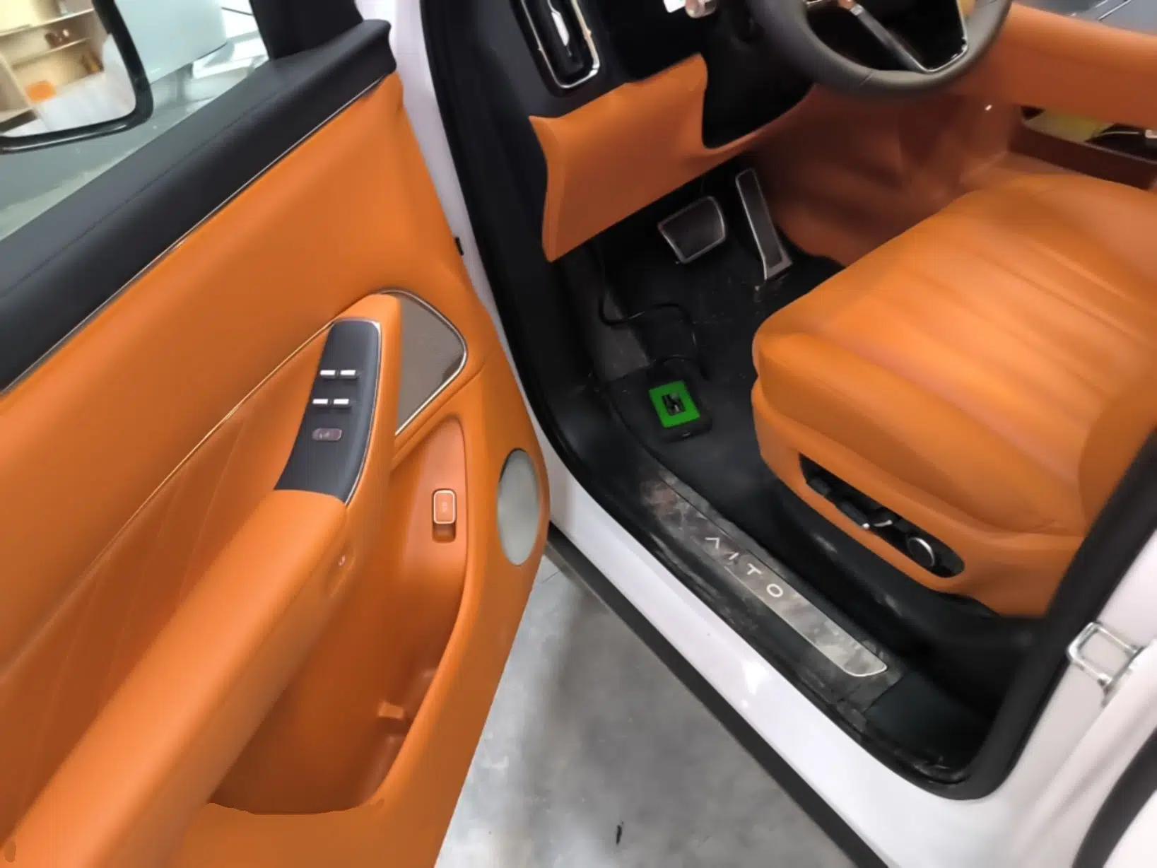 Hima AITO M8 2025 Extended-Range Max+ Version 53.4 kWh 5-Seater Edition — миниатюра 18