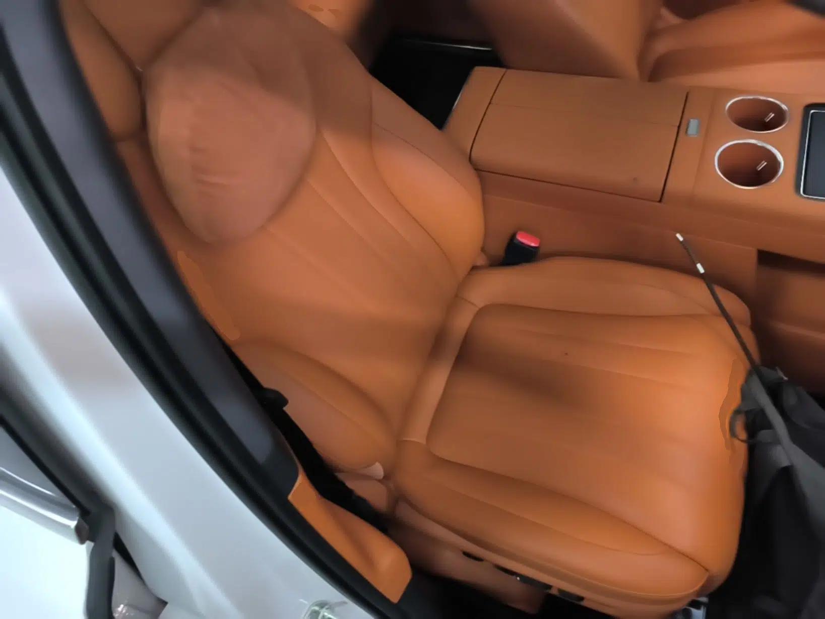 Hima AITO M8 2025 Extended-Range Max+ Version 53.4 kWh 5-Seater Edition — миниатюра 19