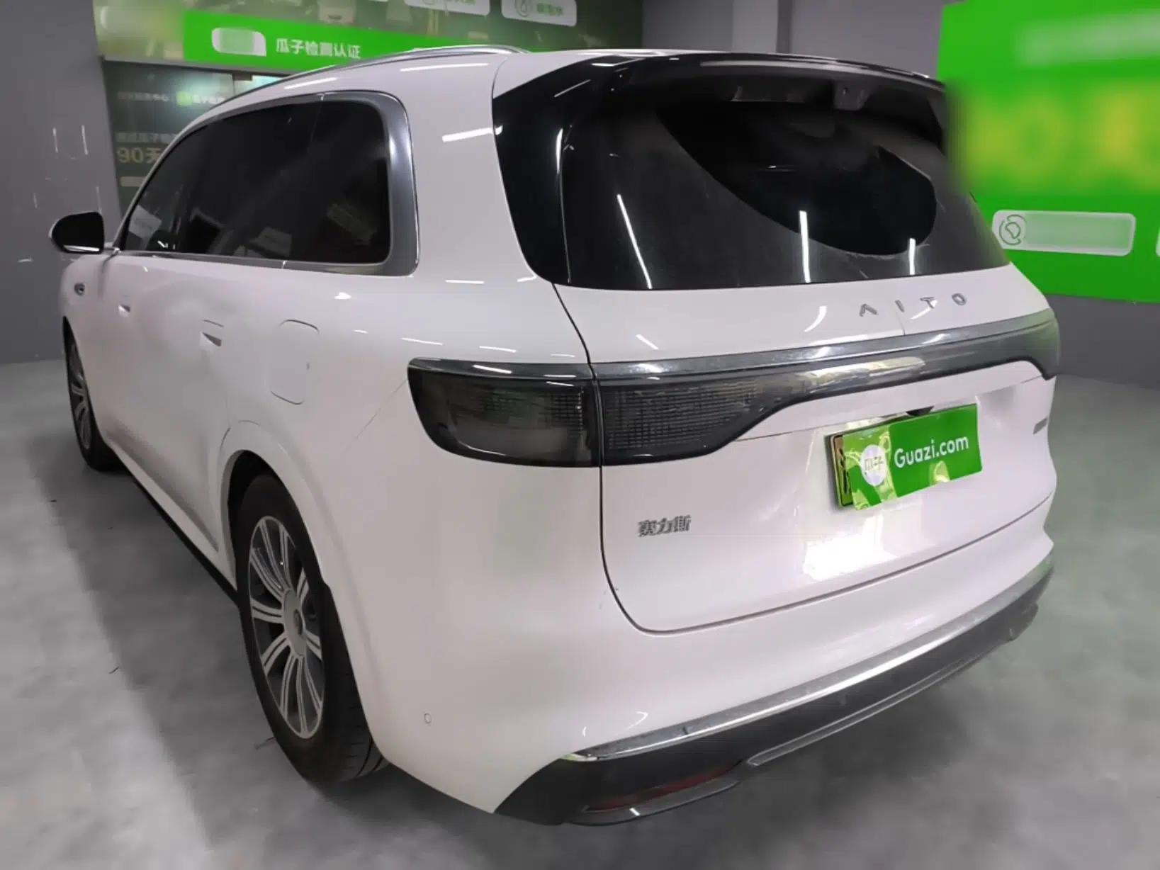 Hima AITO M8 2025 Extended-Range Max+ Version 53.4 kWh 5-Seater Edition — миниатюра 4