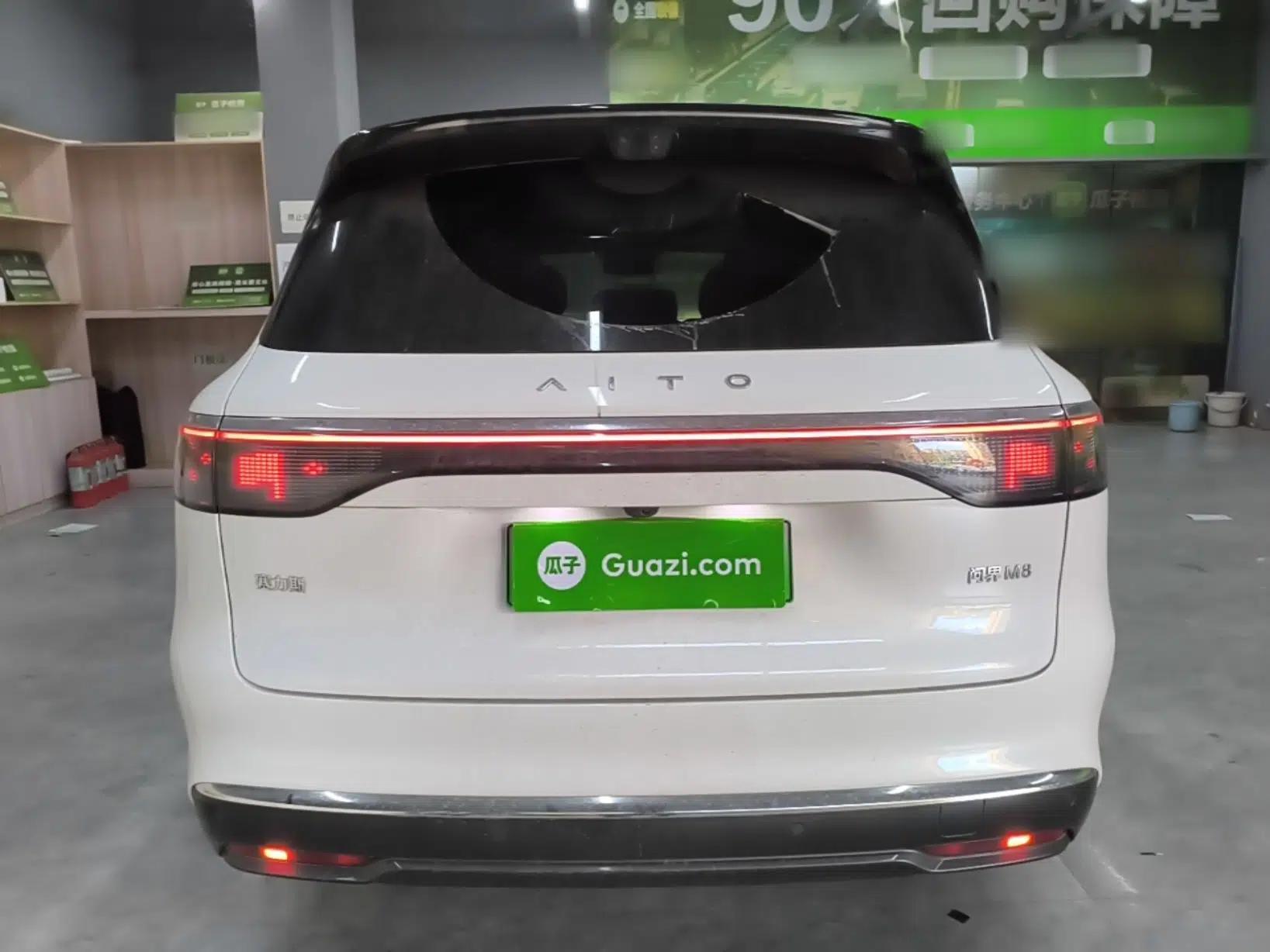 Hima AITO M8 2025 Extended-Range Max+ Version 53.4 kWh 5-Seater Edition — миниатюра 5