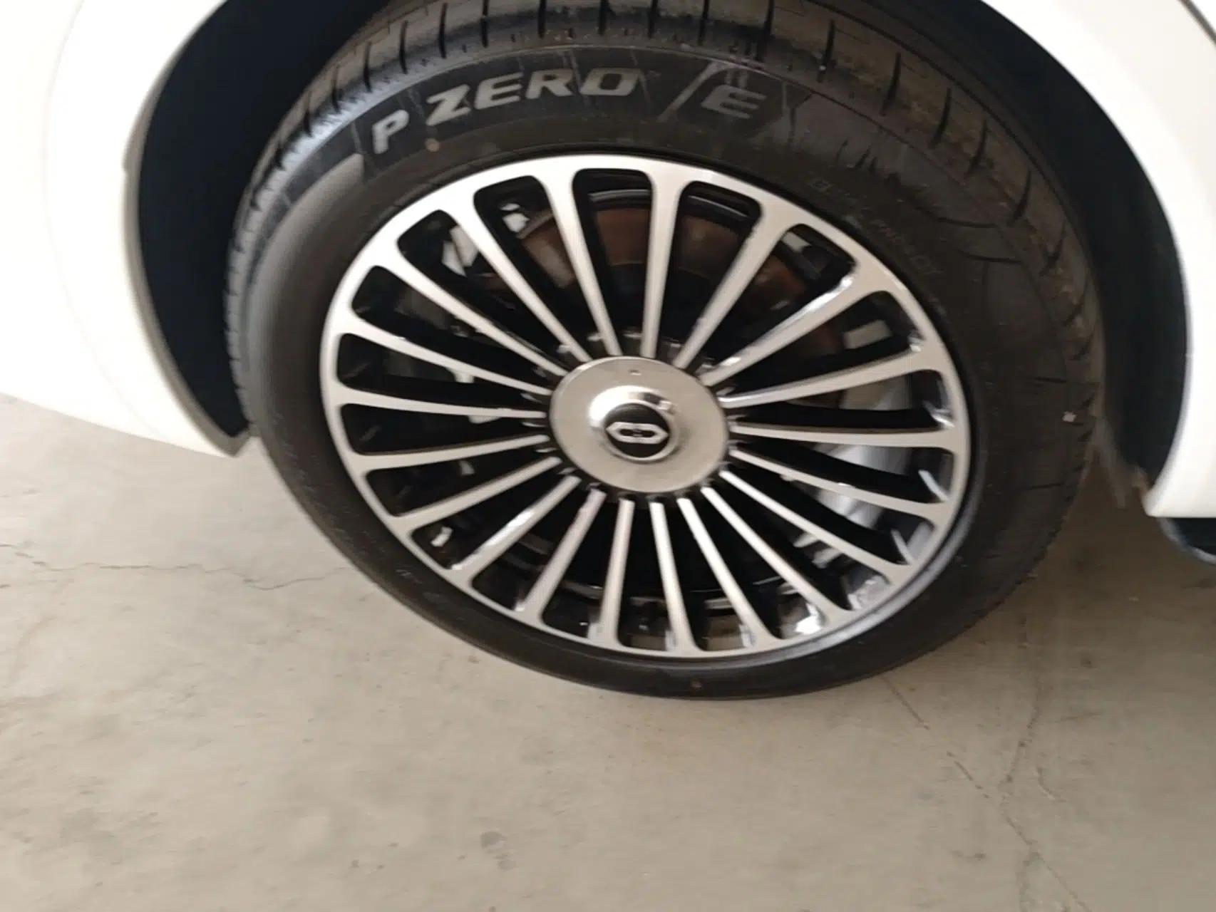 Hima AITO M8 2025 Extended-Range Ultra Version 53.4 kWh 6-Seater Edition — миниатюра 11