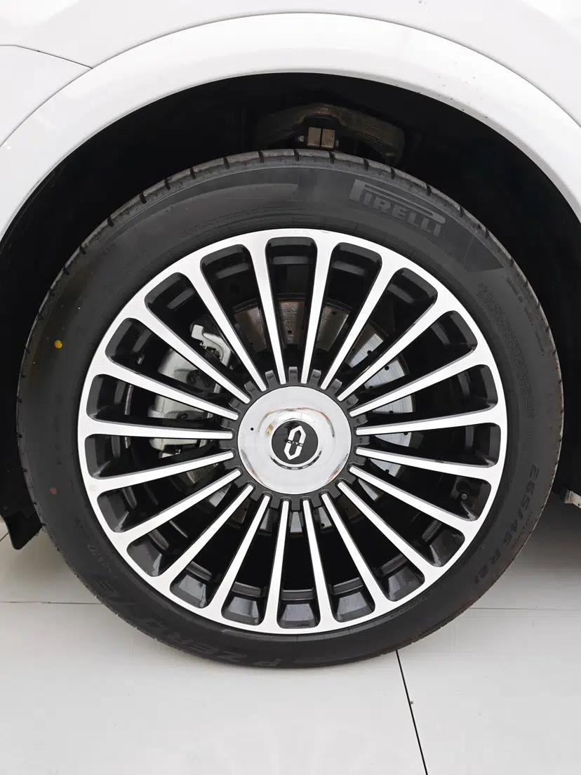 Hima AITO M8 2025 Extended-Range Ultra Version 53.4 kWh 6-Seater Edition — миниатюра 15