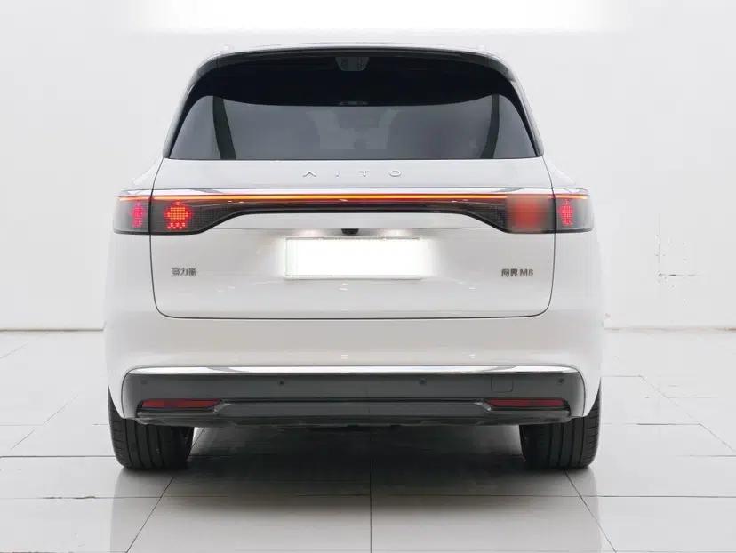 Hima AITO M8 2025 Extended-Range Ultra Version 53.4 kWh 6-Seater Edition — миниатюра 16
