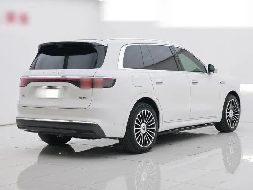 Hima AITO M8 2025 Extended-Range Ultra Version 53.4 kWh 6-Seater Edition — миниатюра 17