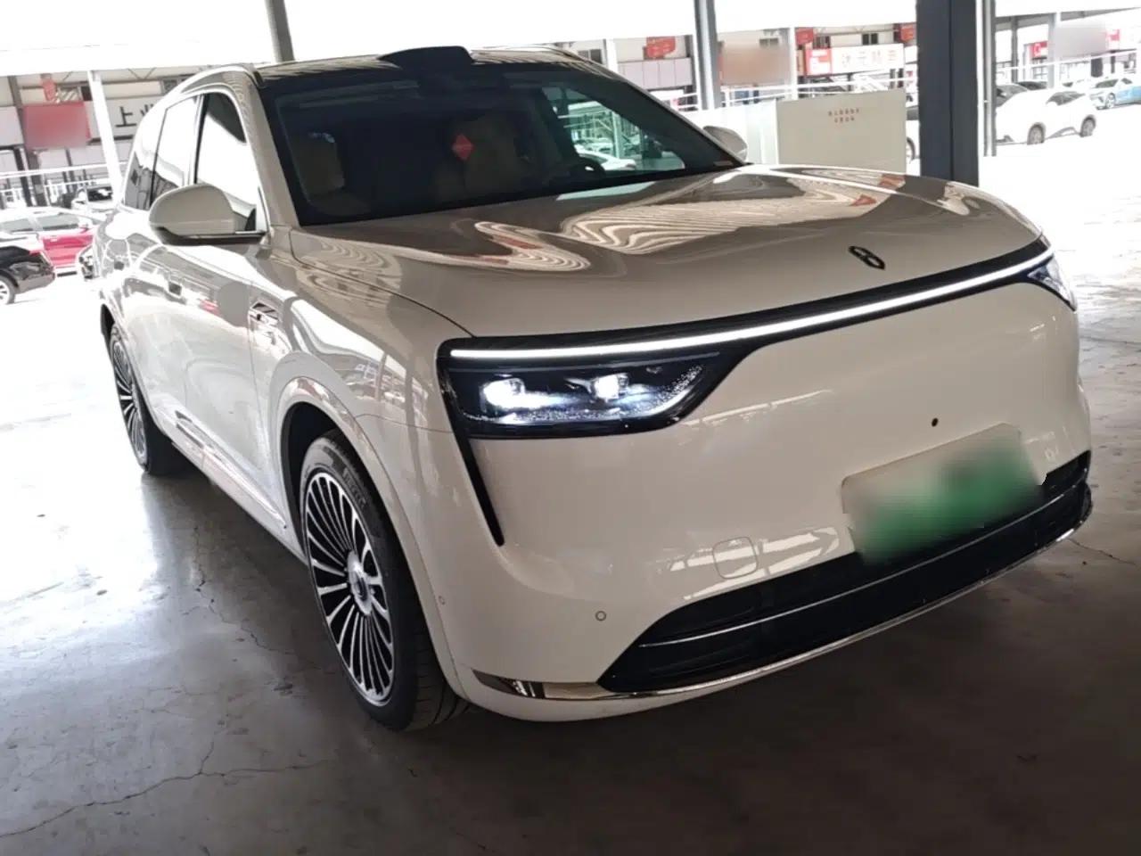Hima AITO M8 2025 Extended-Range Ultra Version 53.4 kWh 6-Seater Edition — миниатюра 3