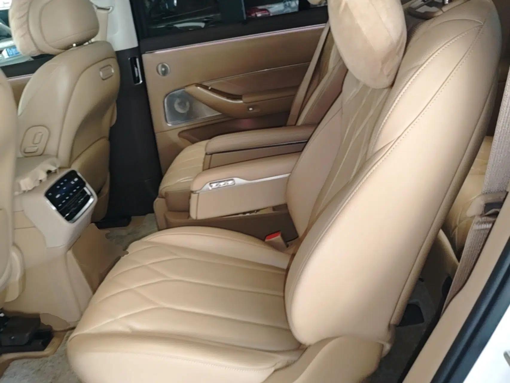 Hima AITO M8 2025 Extended-Range Ultra Version 53.4 kWh 6-Seater Edition — миниатюра 28
