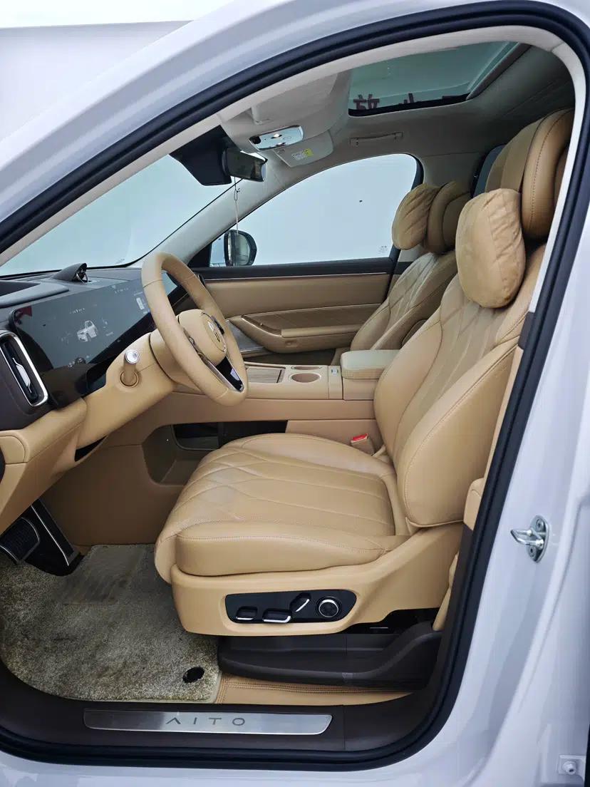 Hima AITO M8 2025 Extended-Range Ultra Version 53.4 kWh 6-Seater Edition — миниатюра 34