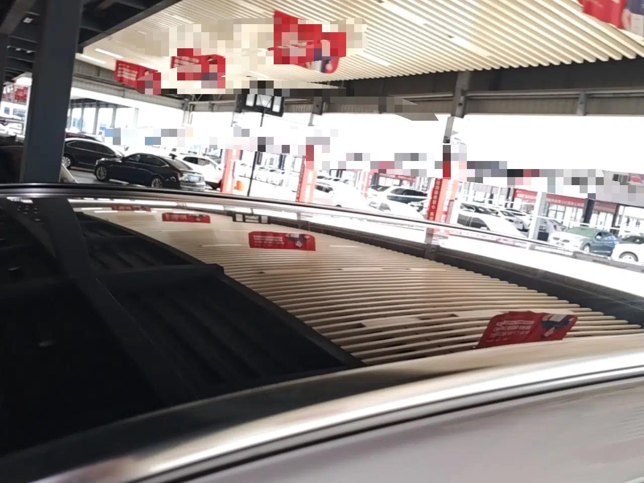 Hima AITO M8 2025 Extended-Range Ultra Version 53.4 kWh 6-Seater Edition — миниатюра 7