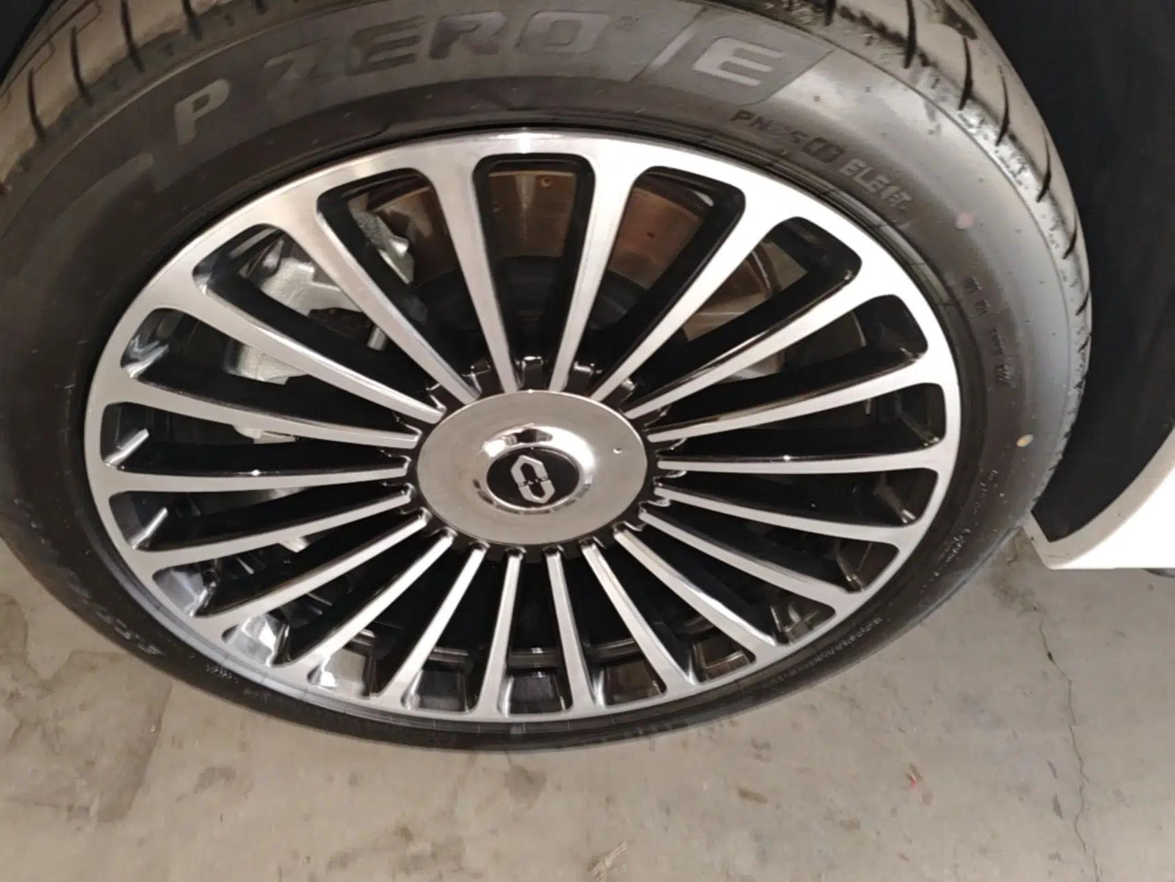 Hima AITO M8 2025 Extended-Range Ultra Version 53.4 kWh 6-Seater Edition — миниатюра 10