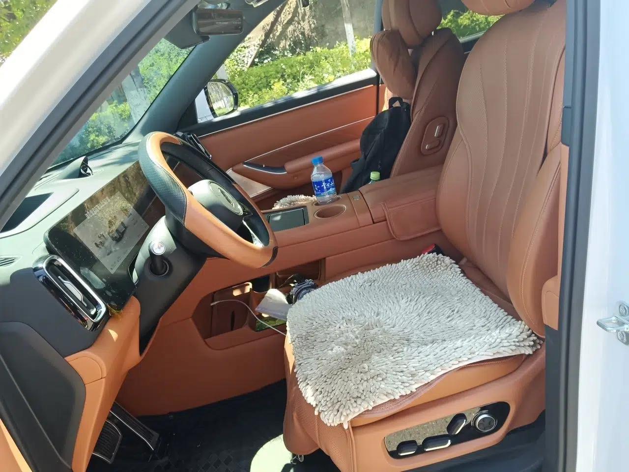 Hima AITO M8 2025 Extended-Range Max+ Version 53.4 kWh 6-Seater Edition — миниатюра 15