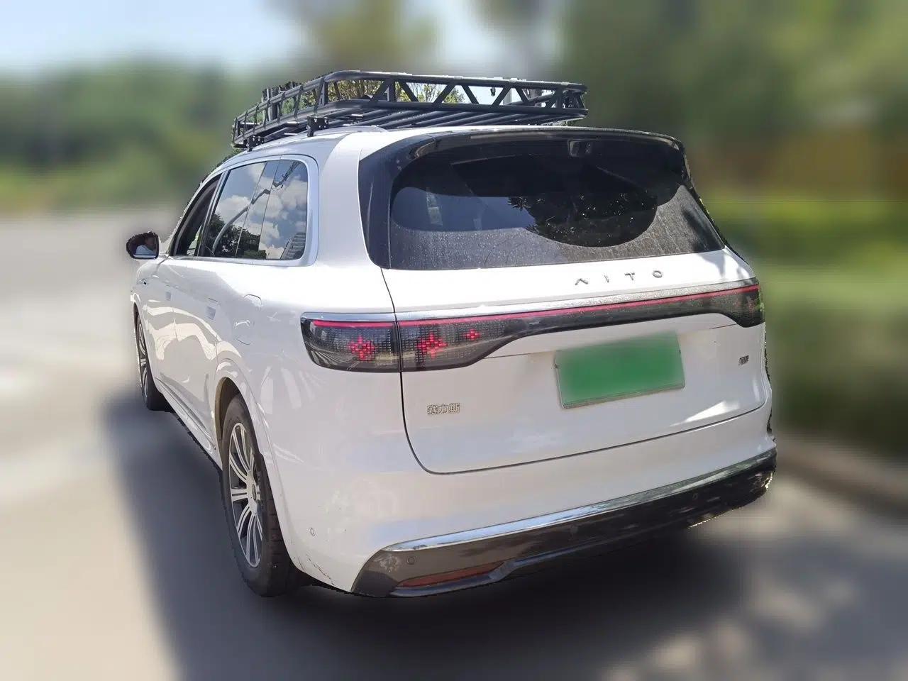 Hima AITO M8 2025 Extended-Range Max+ Version 53.4 kWh 6-Seater Edition — миниатюра 4