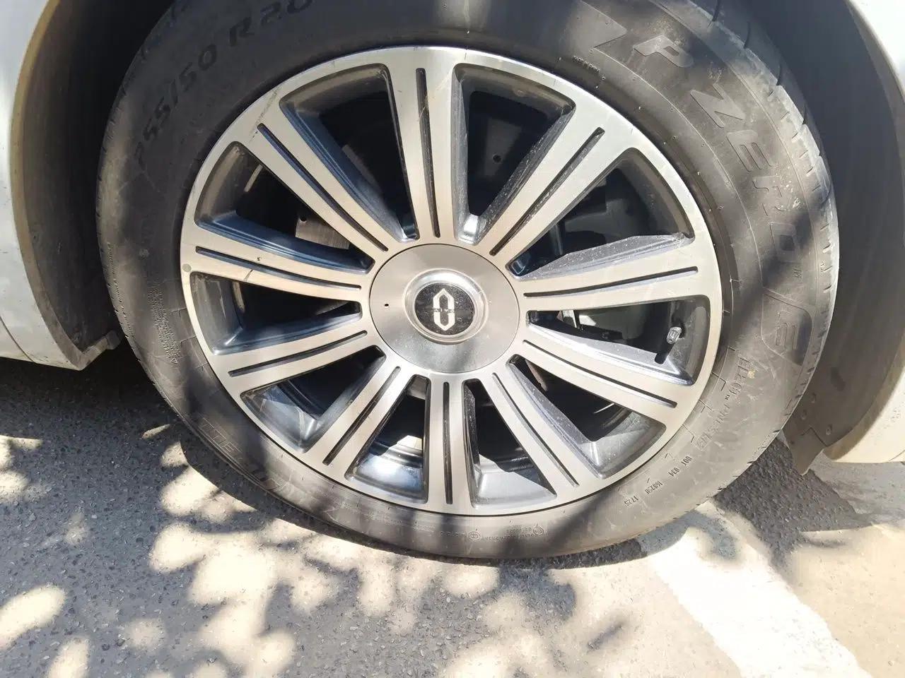 Hima AITO M8 2025 Extended-Range Max+ Version 53.4 kWh 6-Seater Edition — миниатюра 8