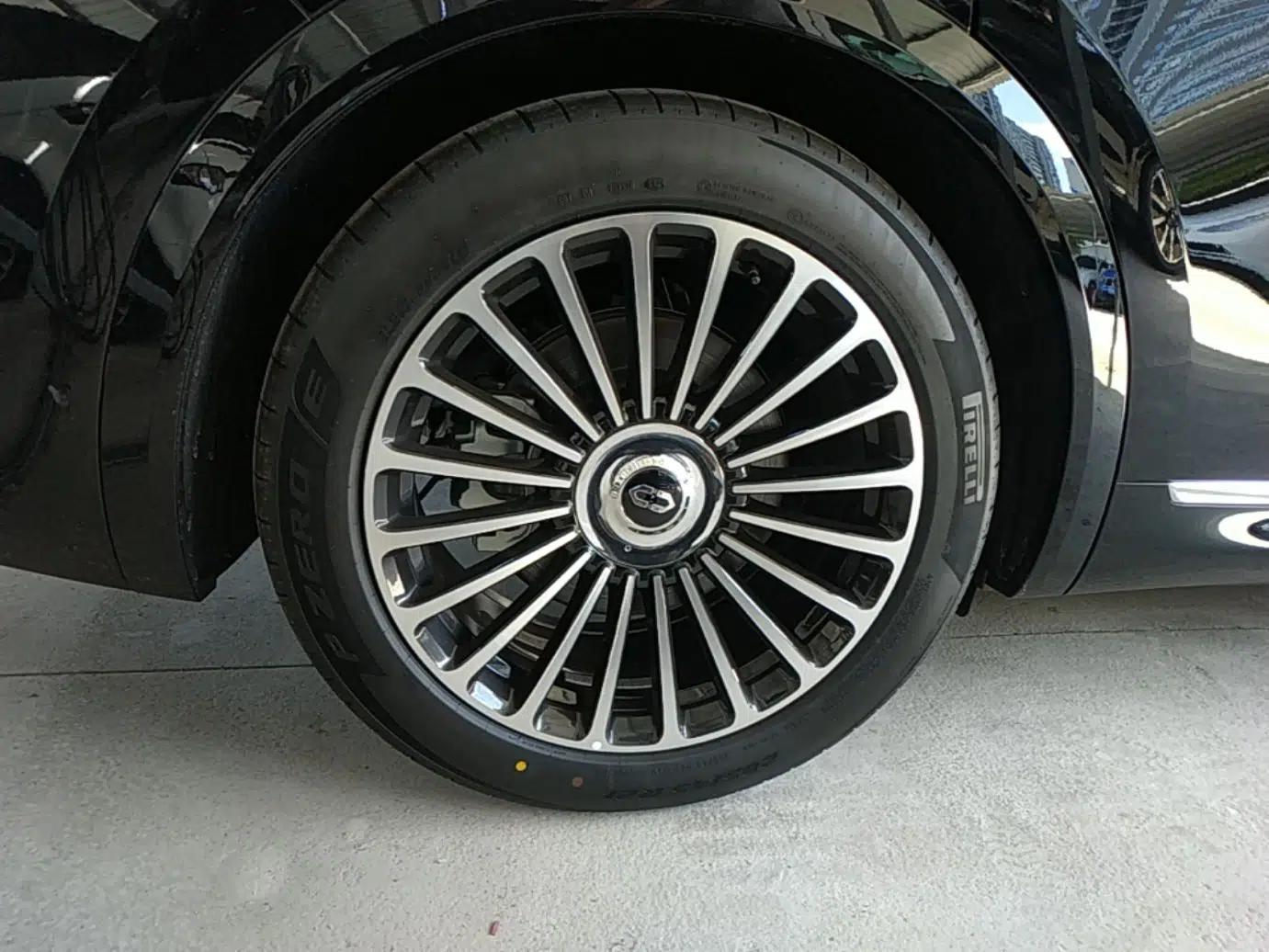 Hima AITO M8 2025 Extended-Range Ultra Version 53.4 kWh 6-Seater Edition — миниатюра 11