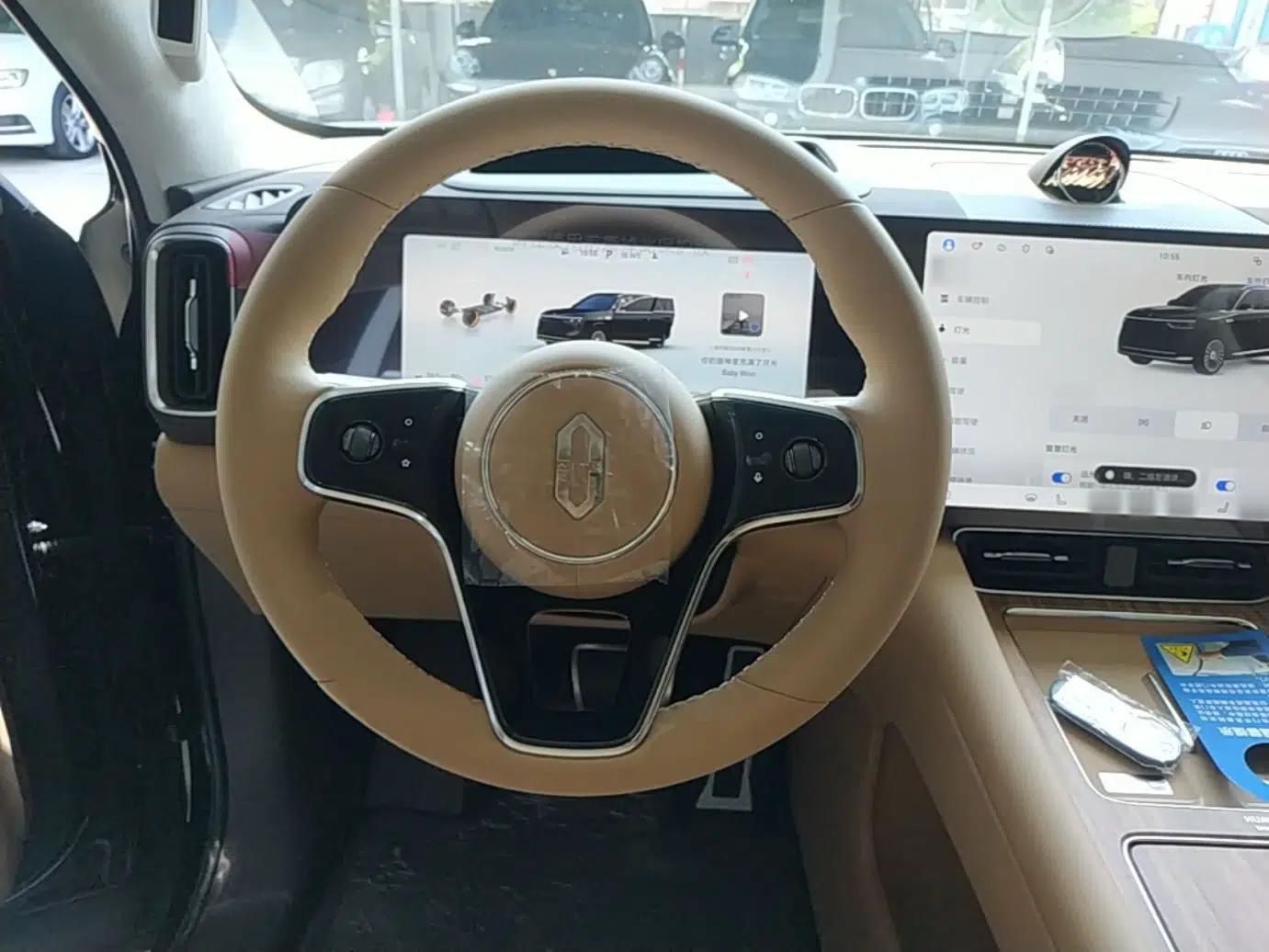 Hima AITO M8 2025 Extended-Range Ultra Version 53.4 kWh 6-Seater Edition — миниатюра 13