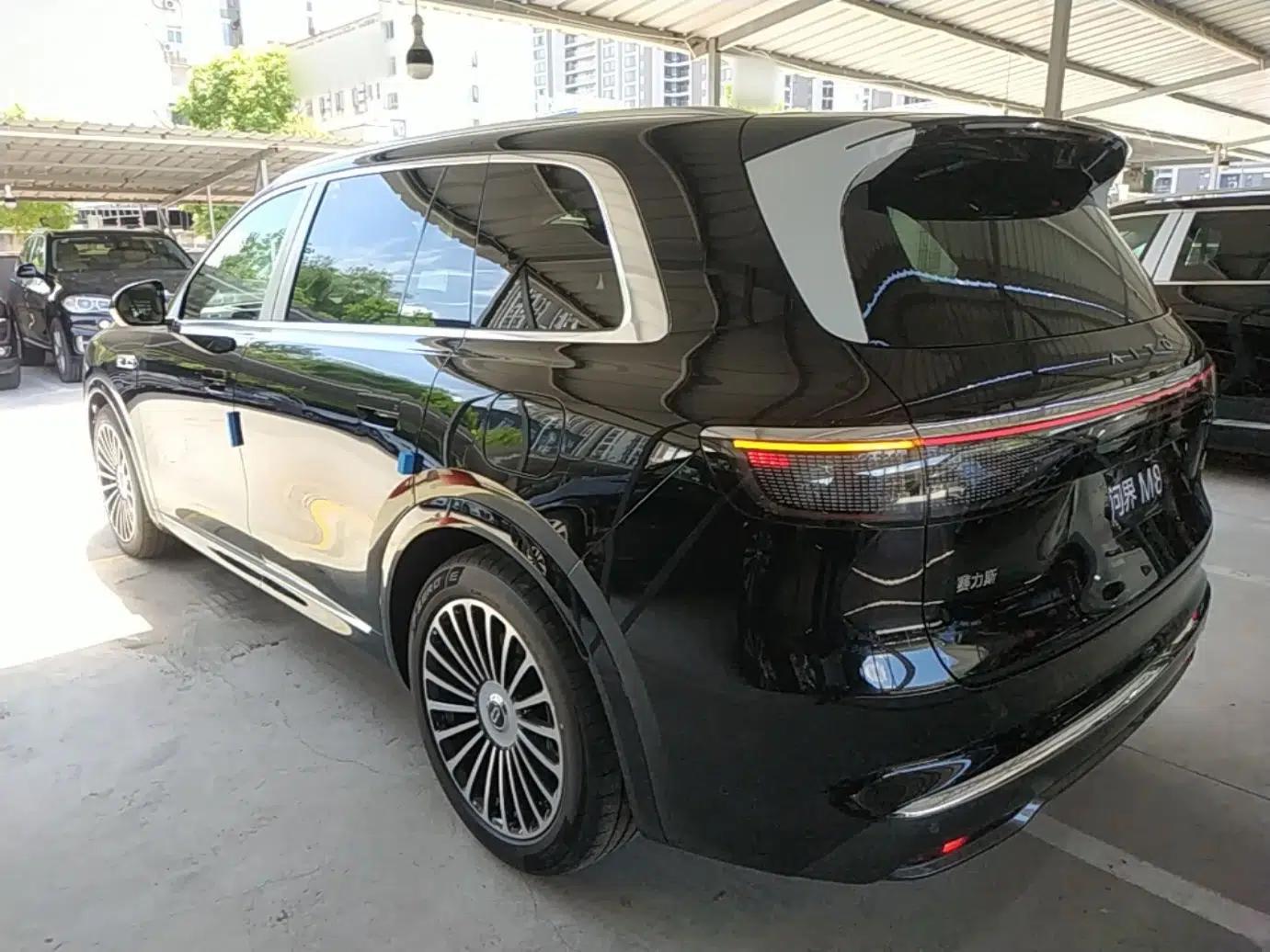 Hima AITO M8 2025 Extended-Range Ultra Version 53.4 kWh 6-Seater Edition — миниатюра 4
