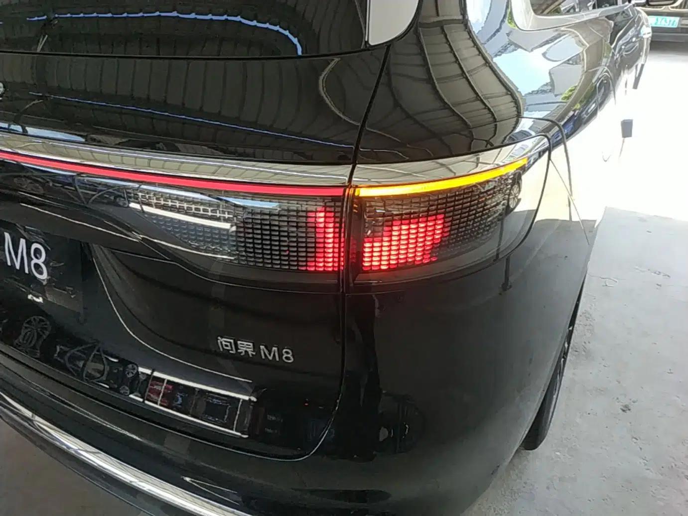Hima AITO M8 2025 Extended-Range Ultra Version 53.4 kWh 6-Seater Edition — миниатюра 9